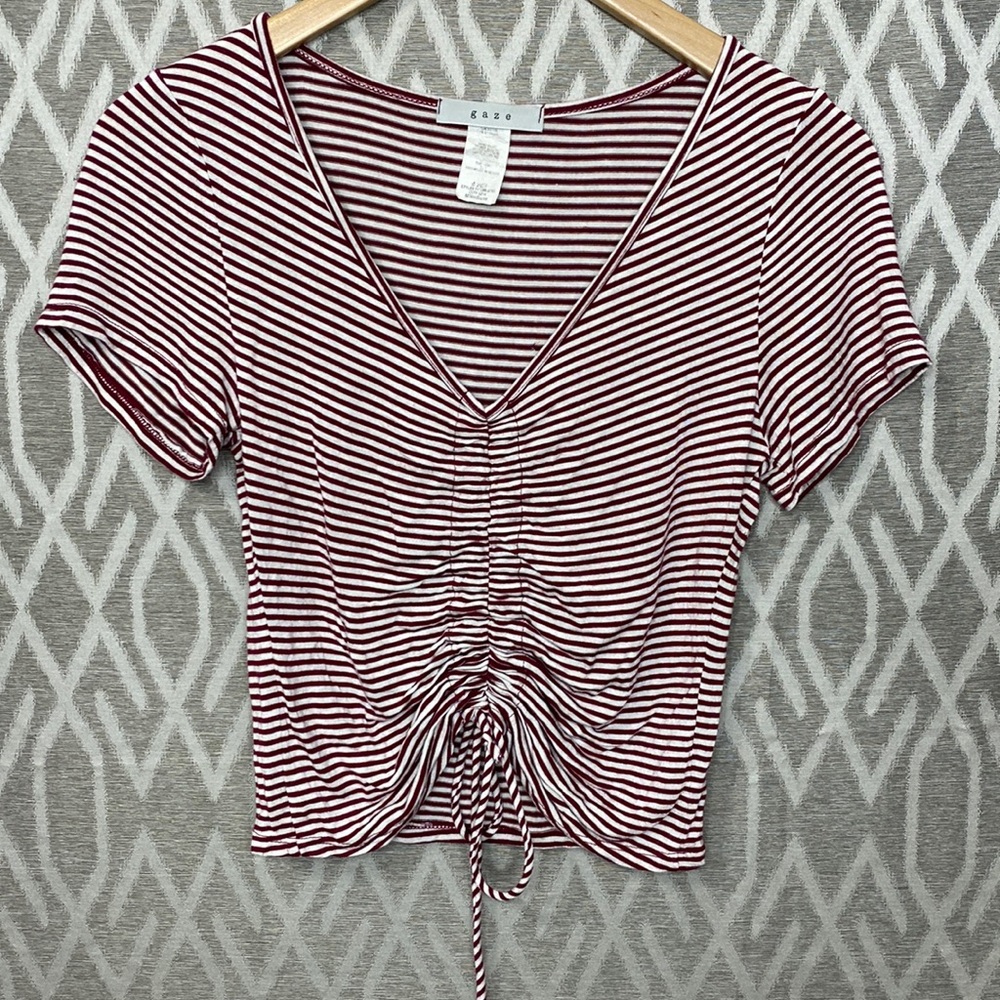 gaze Short Sleeve Crop Top V-Neck Tie Bust Burgundy & Cream Stripes Size: Medium